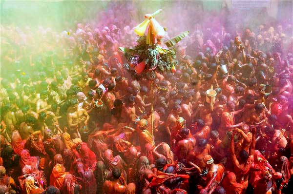 Holi celebrations in Mathura, Vrindavan, Barsana and Nandgaon ...